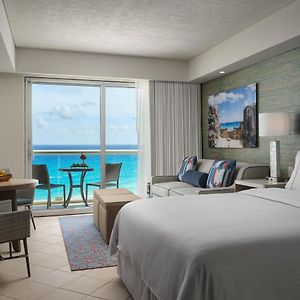 Oceanfront Queen Studio Balcony